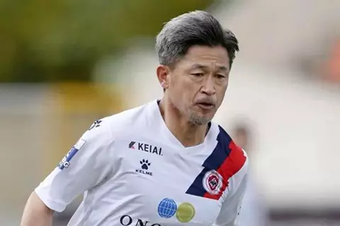 يلعب بعمر 58 عاما.. الملك كازو لا يشيخ